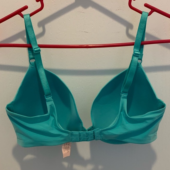 New Victoria Secret Bra 34DD - Picture 2 of 6